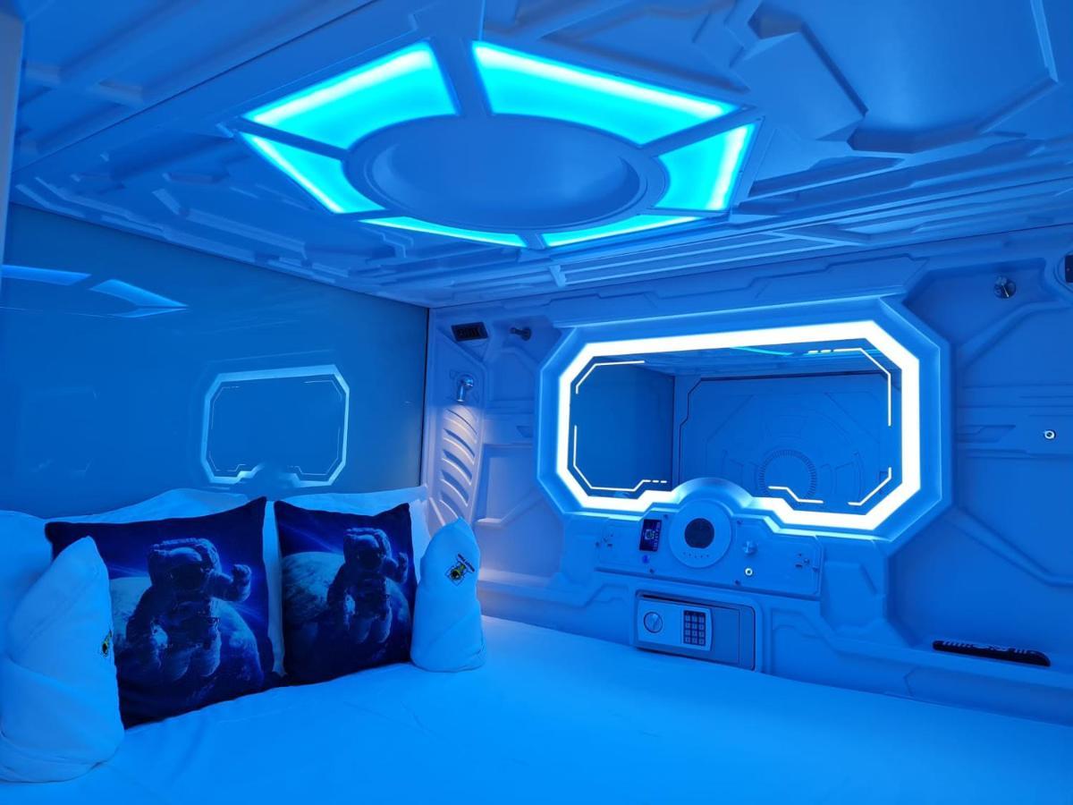 Galaxy Pods Capsule Hotel Boat Quay Singapur Exterior foto
