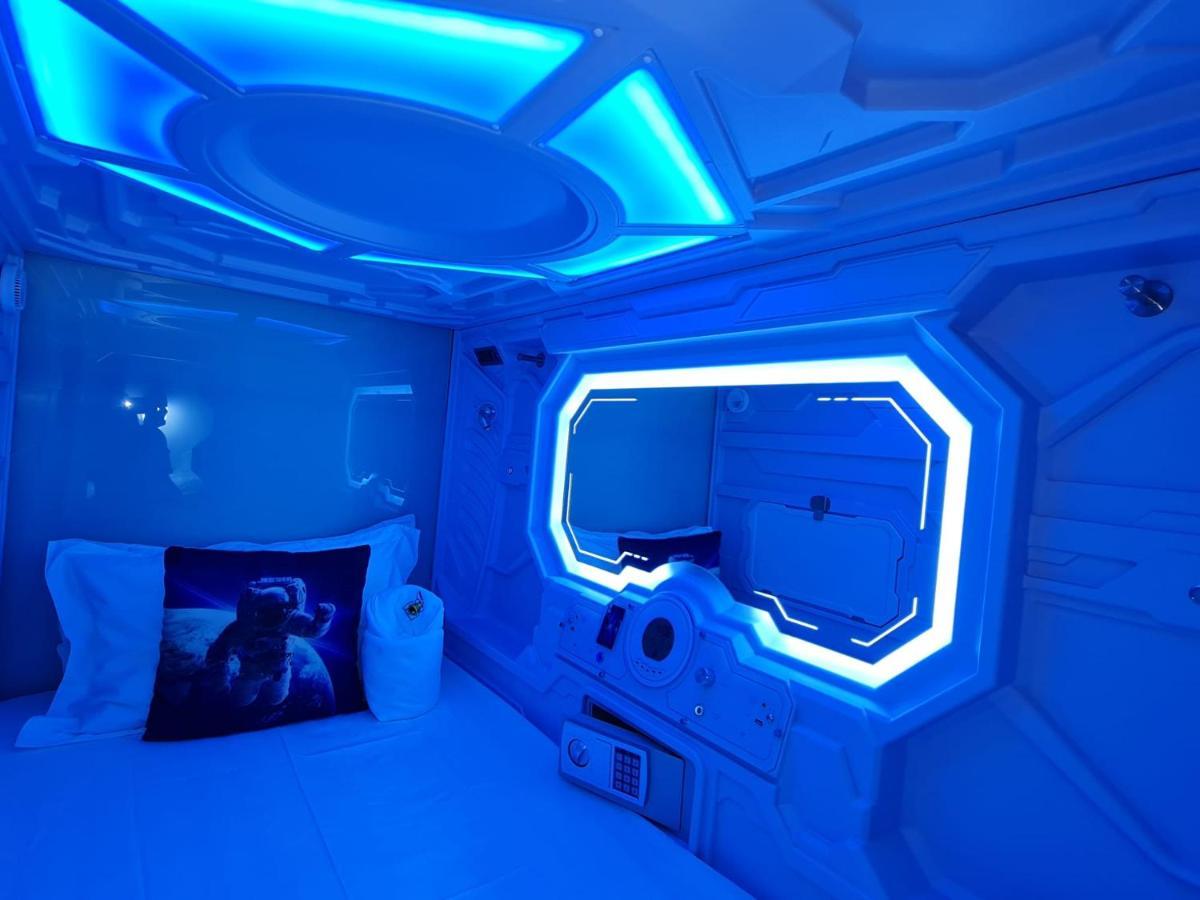 Galaxy Pods Capsule Hotel Boat Quay Singapur Exterior foto