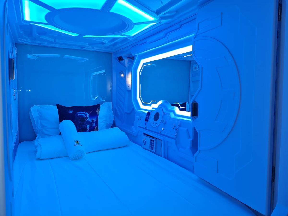 Galaxy Pods Capsule Hotel Boat Quay Singapur Exterior foto