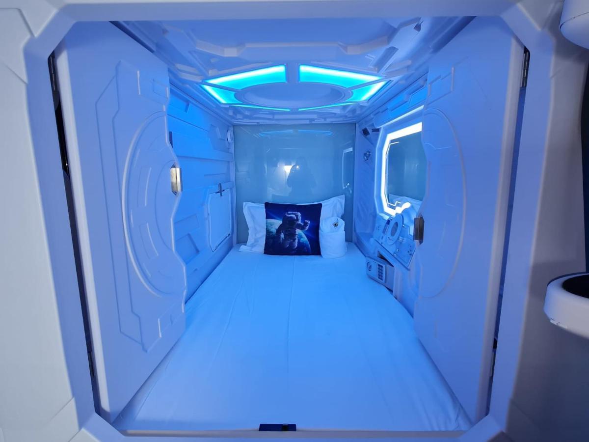 Galaxy Pods Capsule Hotel Boat Quay Singapur Exterior foto