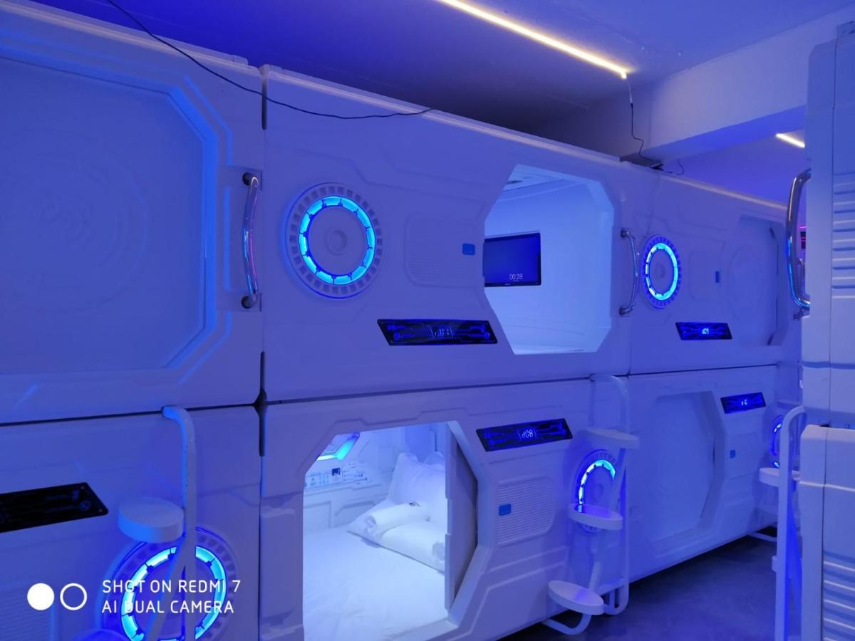 Galaxy Pods Capsule Hotel Boat Quay Singapur Exterior foto